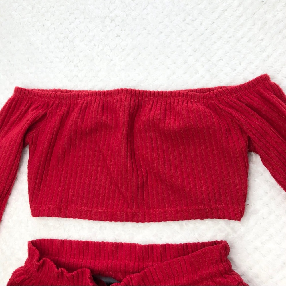 Red lounge set - Picture 4 of 8